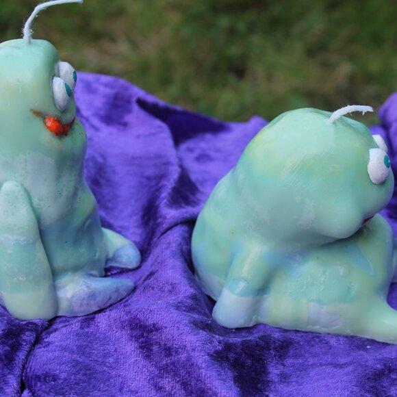 The Twin Monster Candles - Picture 7 of 7